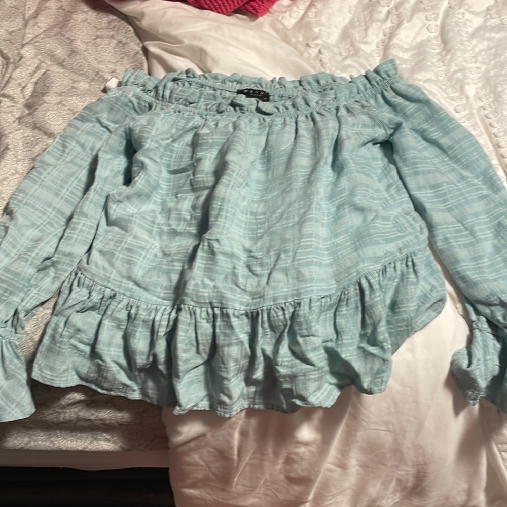 Beautiful cropped off the shoulder top